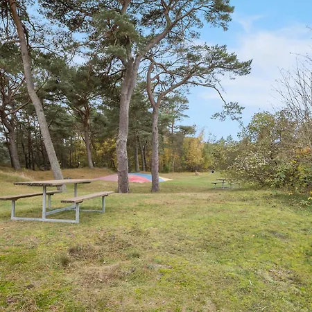 Апартаменты 1 Bedroom Lovely In